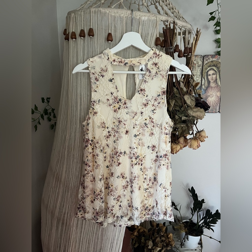 NWT Francesca’s Floral Blouse